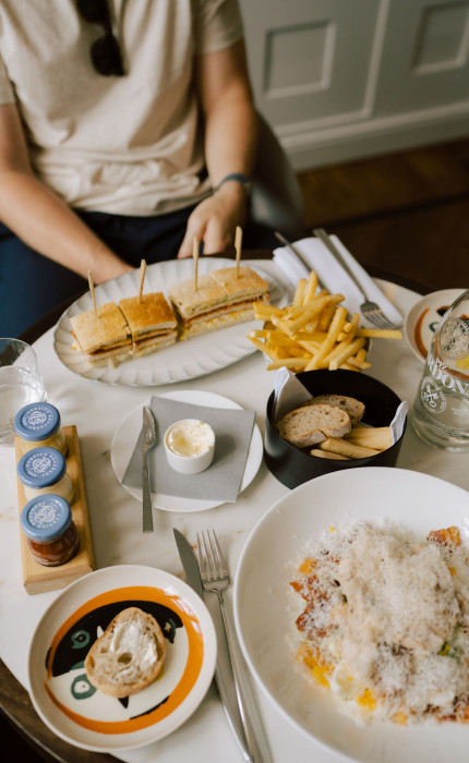 Pranzo al N/5 – THE BAR a St. Moritz.